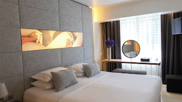 Ropa de cama de alta calidad, colchones con efecto memoria y minibar