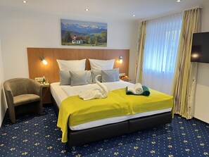 Literie hypoallergénique, minibar, coffres-forts dans les chambres