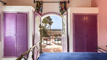 Comfort Double Room, 1 Queen Bed, Ocean View | 1 bedroom, premium bedding, individually decorated