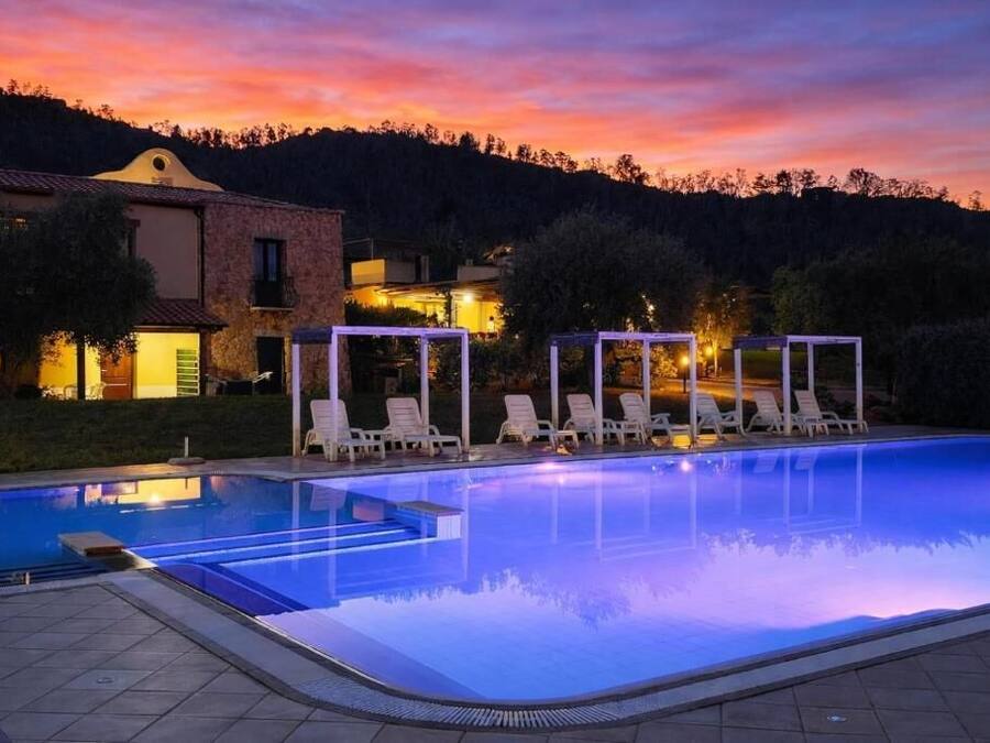 Seasonal outdoor pool, open 4 PM to 8 PM, pool umbrellas, sun loungers