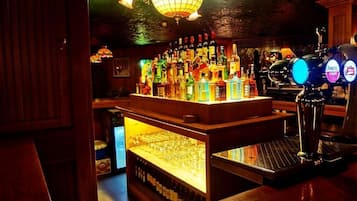 2 restaurants, breakfast, lunch, dinner served; international cuisine