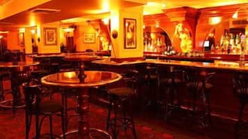 3 bares, 1 pub y 1 bar de vinos