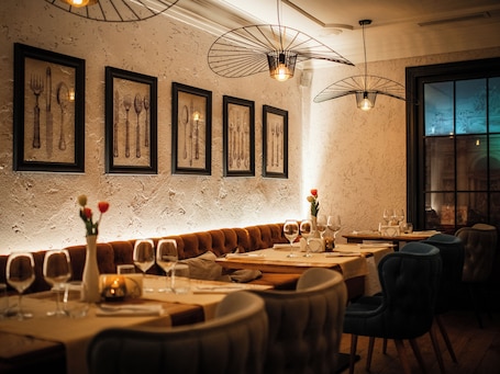 Restaurante. Hotel Dumbrava