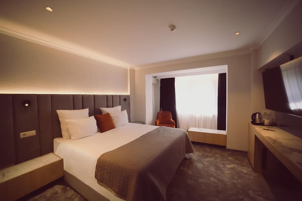 Junior Suite | 1 phòng ngủ, minibar, két bảo mật tại phòng, bàn