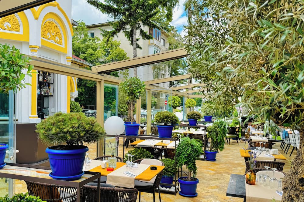 Hotel Dumbrava