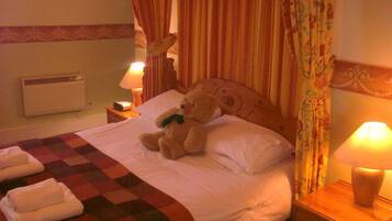 In-room safe, iron/ironing board, free WiFi, bed sheets