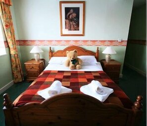 Double Room | In-room safe, iron/ironing board, free WiFi, bed sheets - Inn at Ardgour (Fort William)
