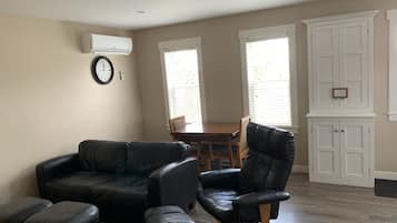 Deluxe Cottage, 2 Bedrooms, Non Smoking, Kitchen | Desk, blackout drapes, iron/ironing board, free WiFi