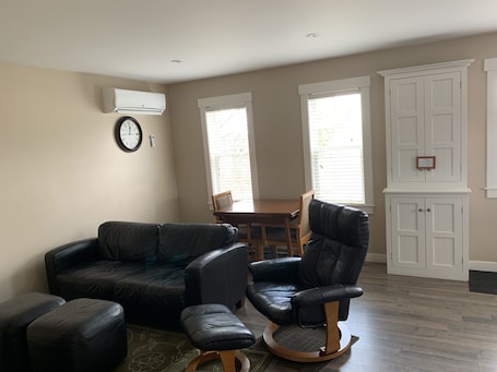 Deluxe Cottage, 2 Bedrooms, Non Smoking, Kitchen | Desk, blackout drapes, iron/ironing board, free WiFi