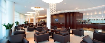2 bars/lounges