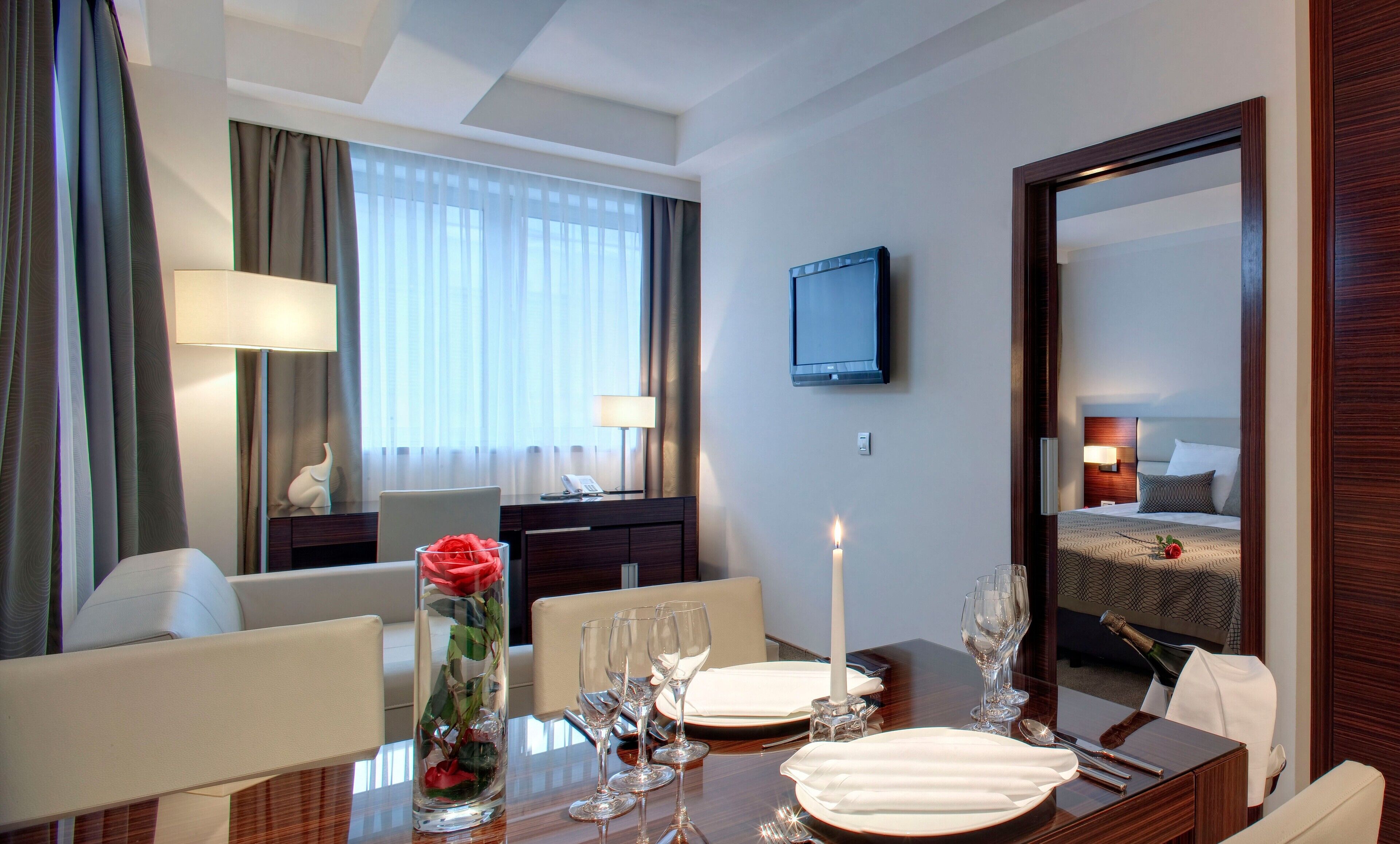 Junior Studio Suite | Dining room