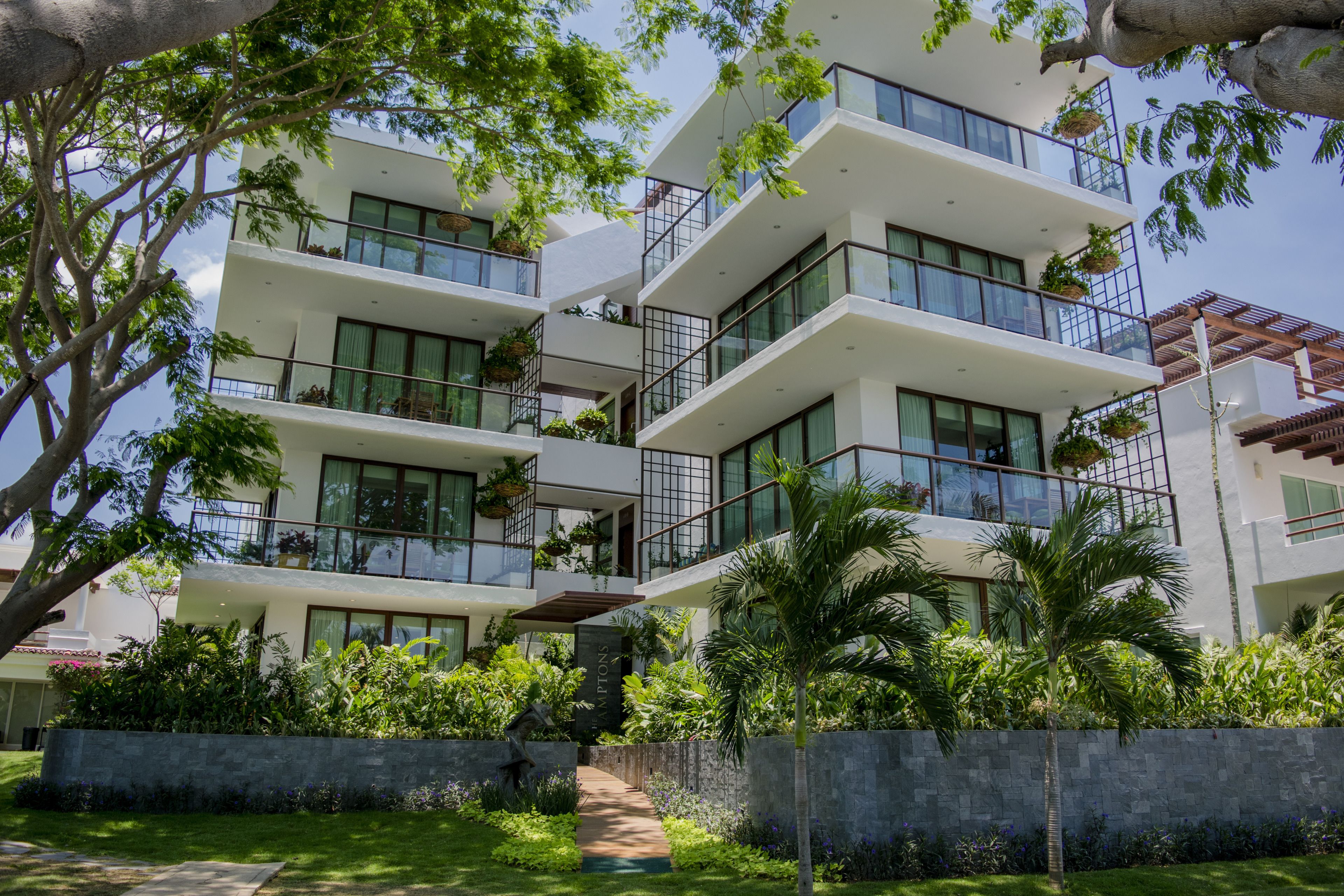 egyptian cotton sheets, premium bedding, down duvets, pillow-top beds