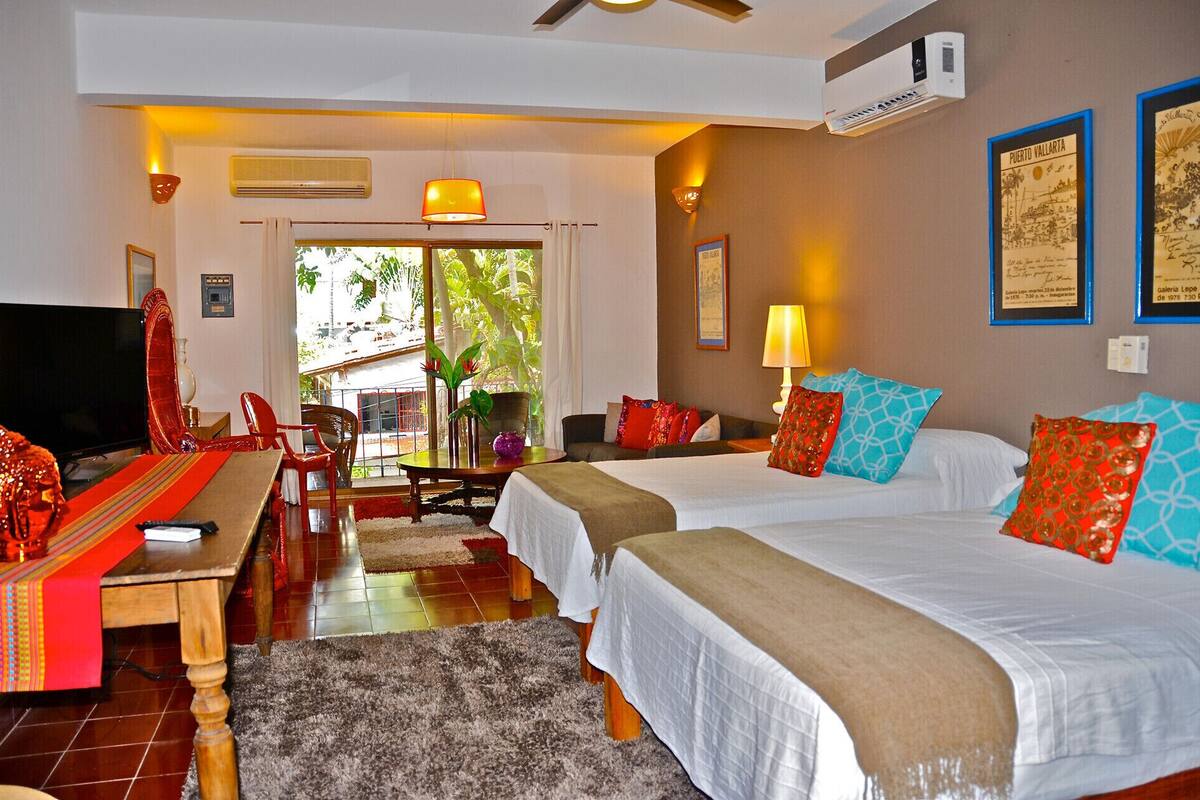 1 bedroom, down comforters, minibar, in-room safe