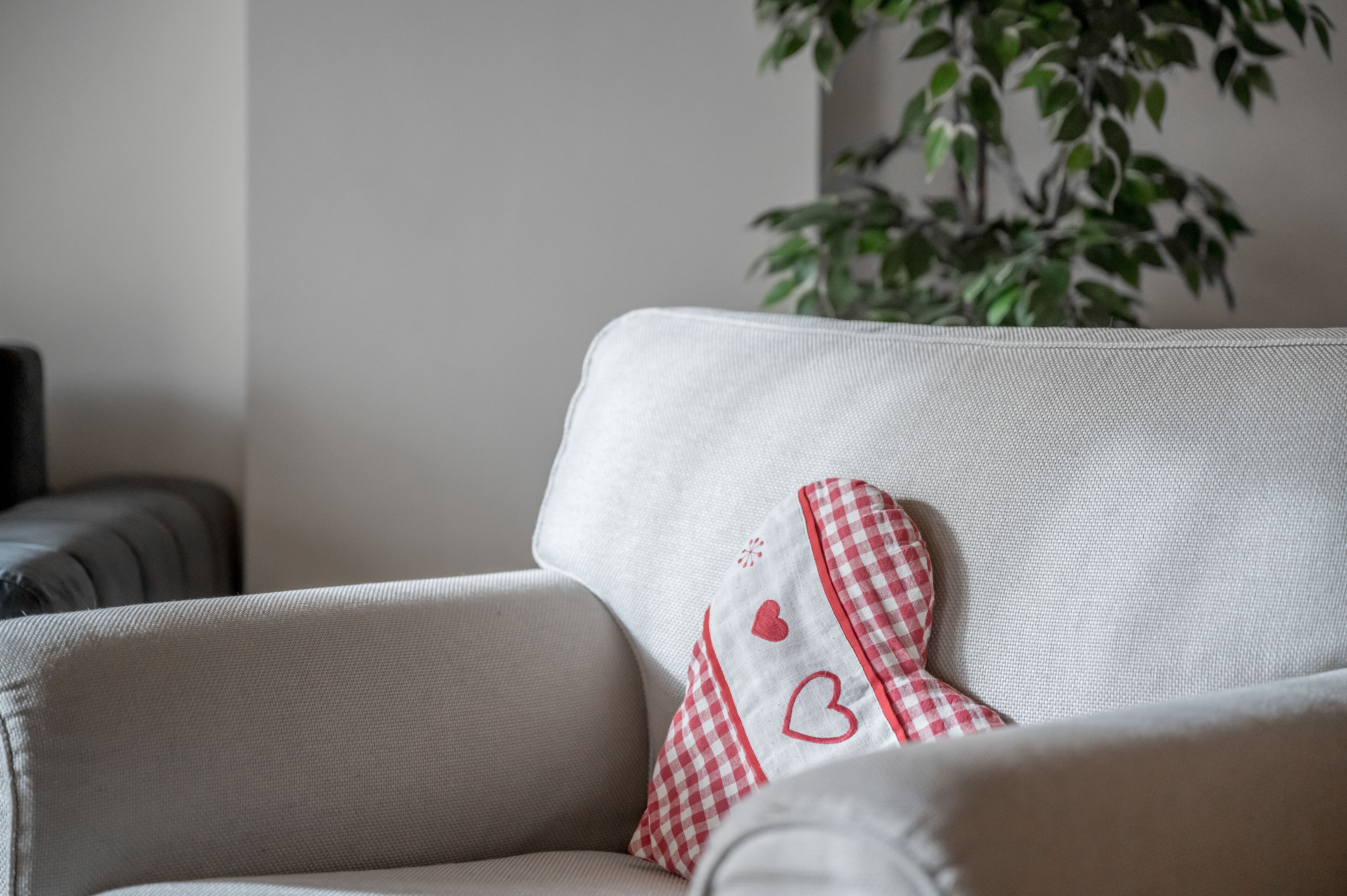 deluxe apartment, 2 bedrooms, balcony | living area | flat-screen tv