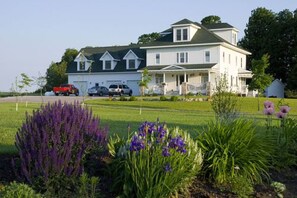 Exterior - Yorkburg Manor (Williamsburg)