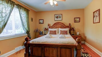 Suite familiale, 2 chambres, salle de bain attenante (Ground Floor) | Décor unique, ameublement unique, fer et planche à repasser