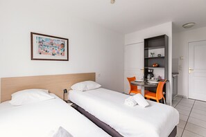 Standard Studio, 2 Single Beds