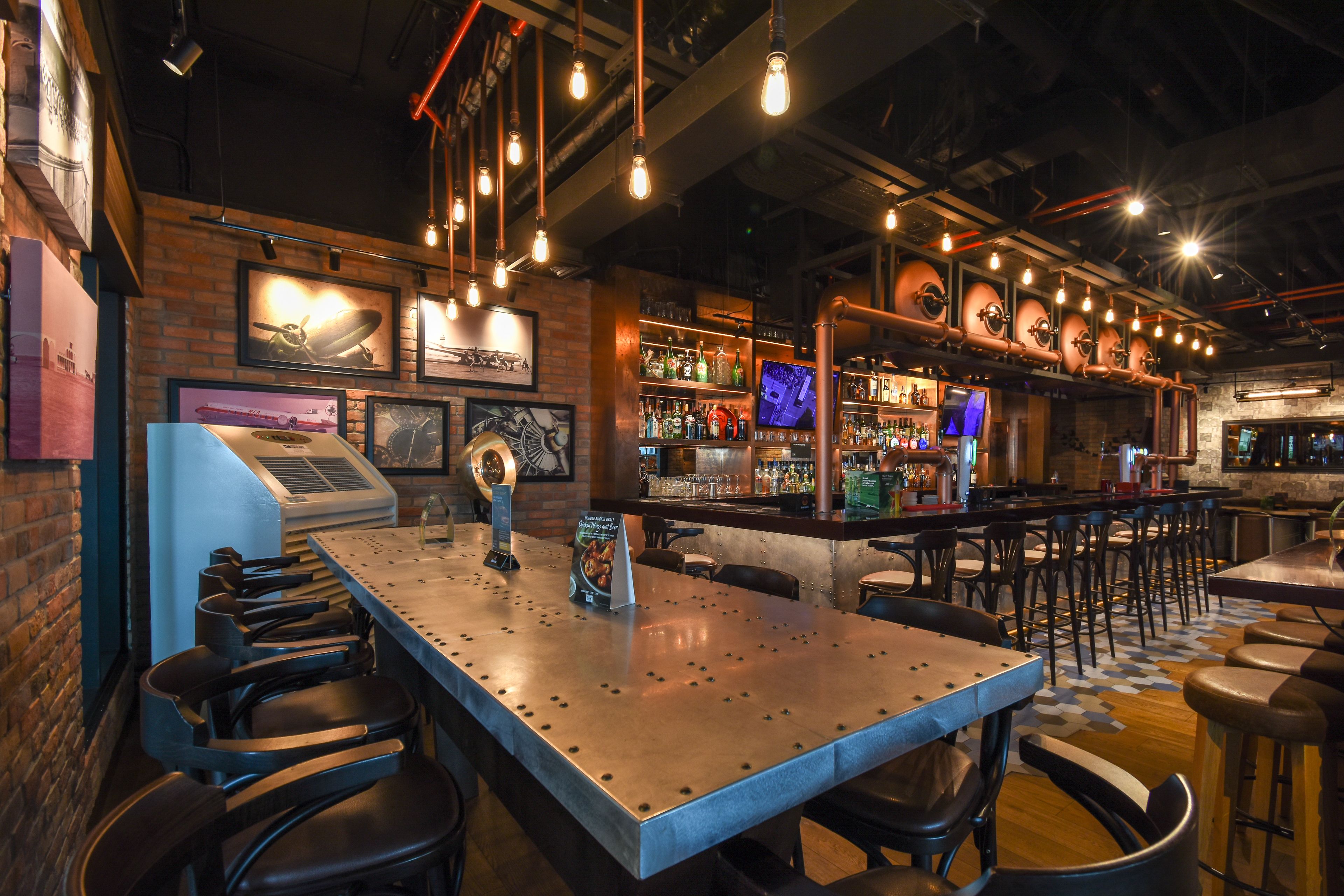 serves lunch, dinner and happy hour