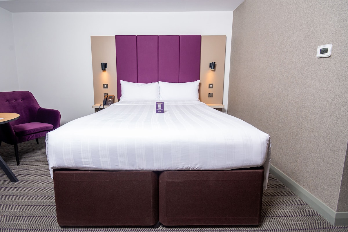 Hochwertige Bettwaren, Pillowtop-Betten, Zimmersafe, Schreibtisch