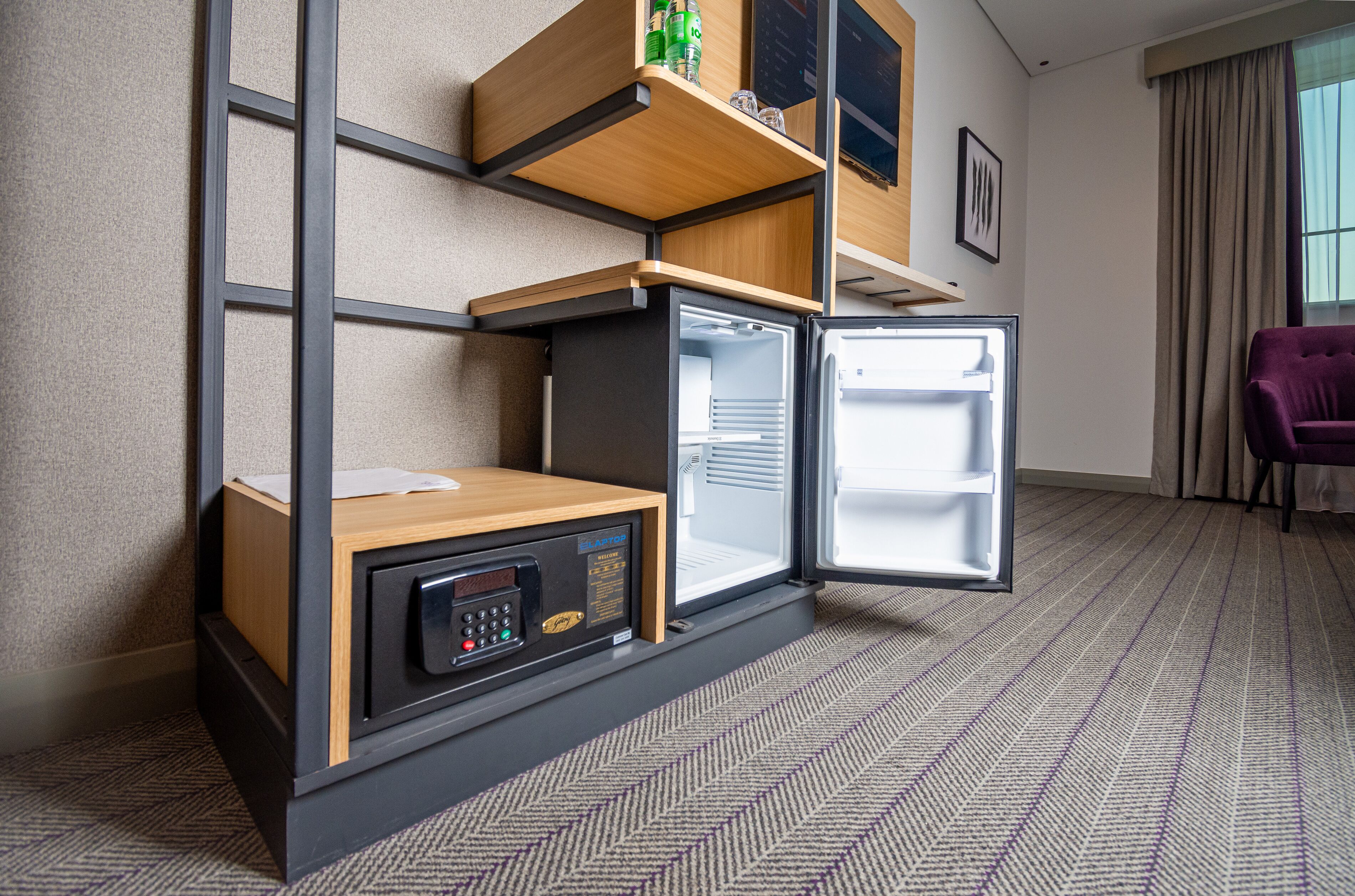 premium bedding, pillow-top beds, in-room safe, desk