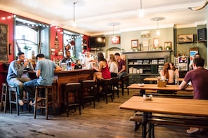 Bar (on property) - Palmers Lodge Swiss Cottage - Hostel  (London)