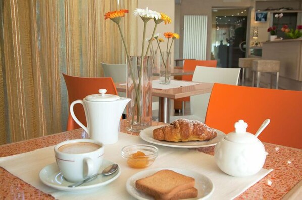 Petit déjeuner compris