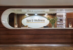 Couples treatment rooms, body treatments, hydrotherapy, aromatherapy