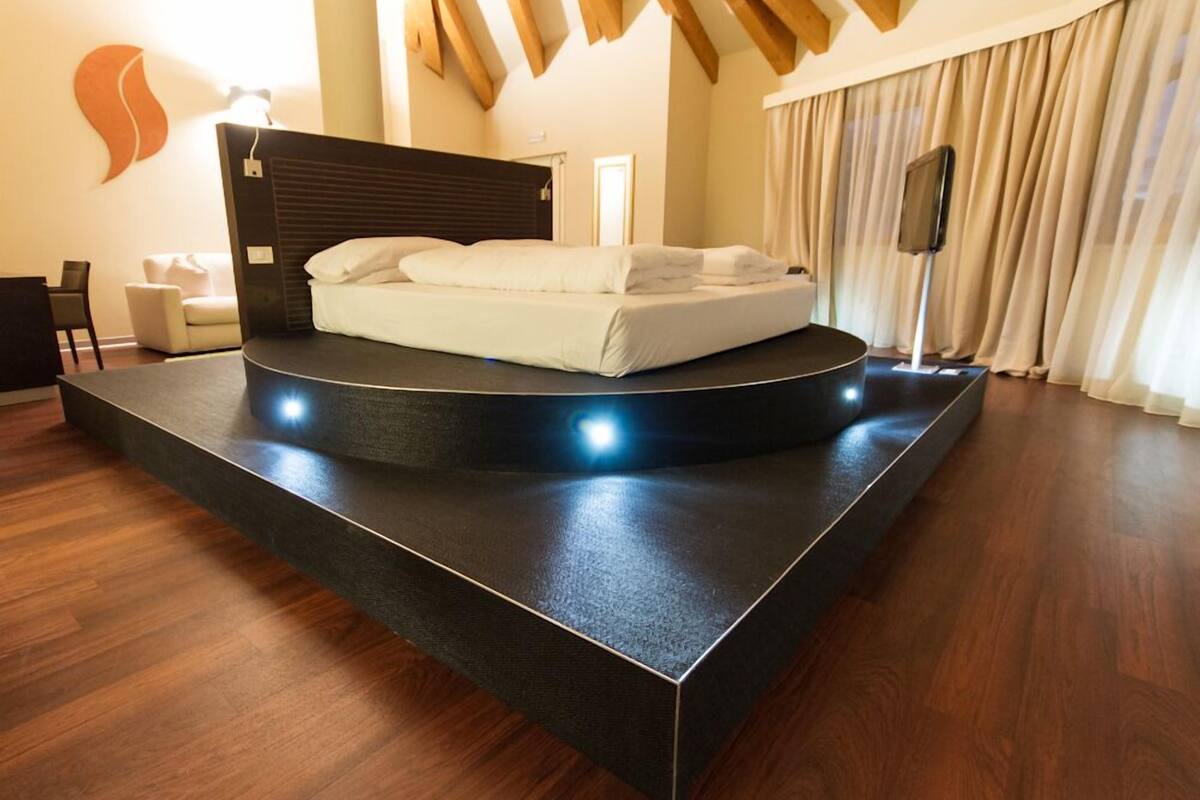 panoramic suite (panorama) | 1 bedroom, premium bedding, select comfort beds, minibar