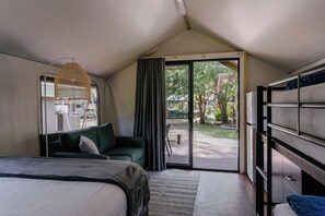 Cabane Standard (Safari Palm) | Vue de la chambre