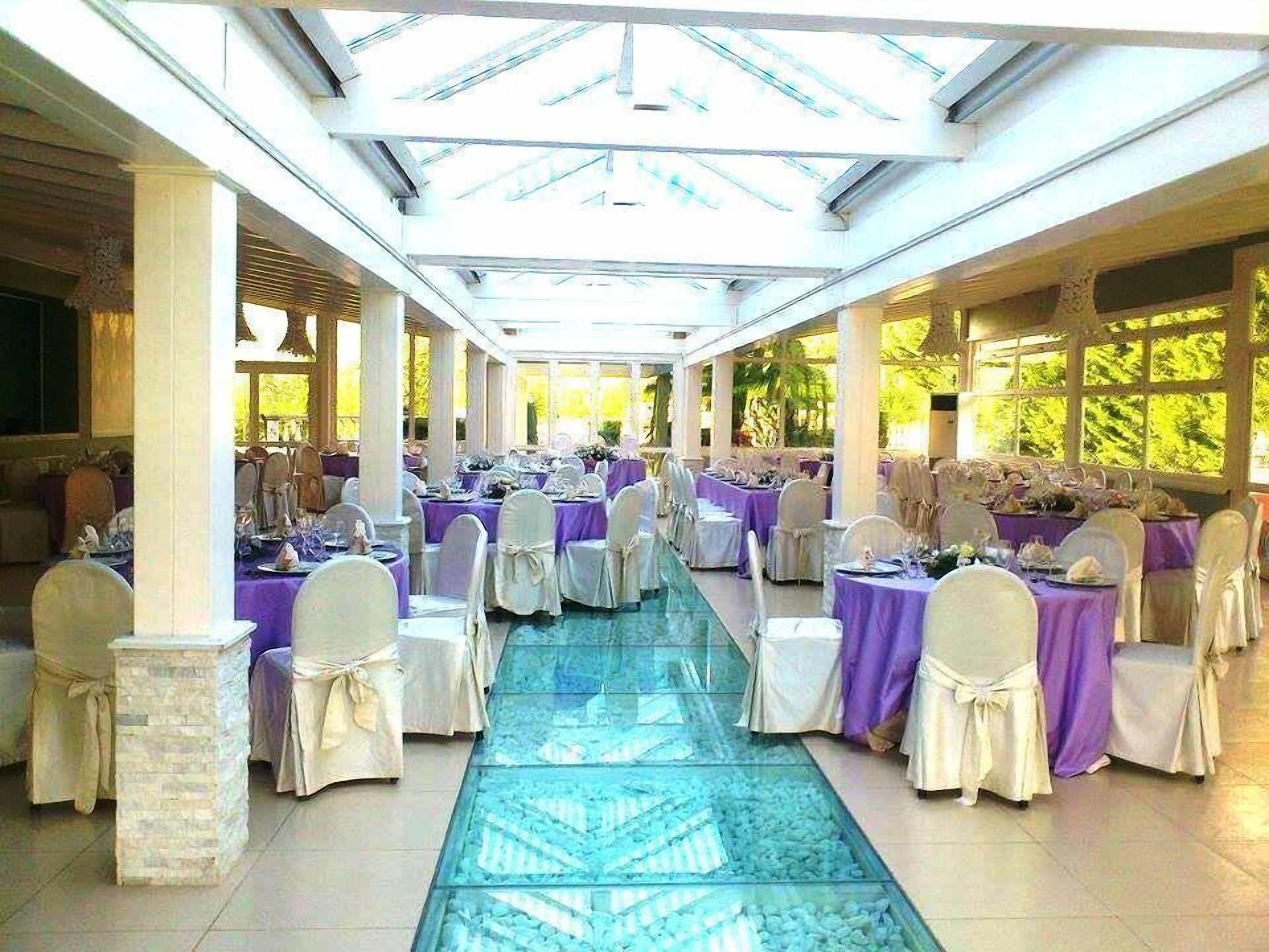 Banquet hall