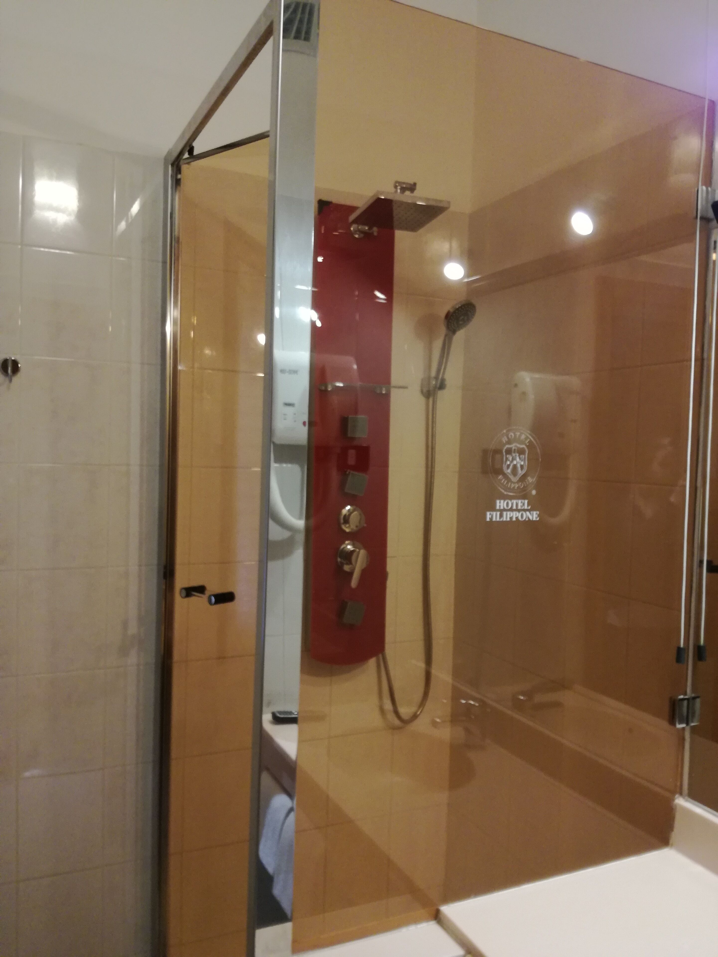comfort double room single use | bathroom | shower, free toiletries, hair dryer, bidet