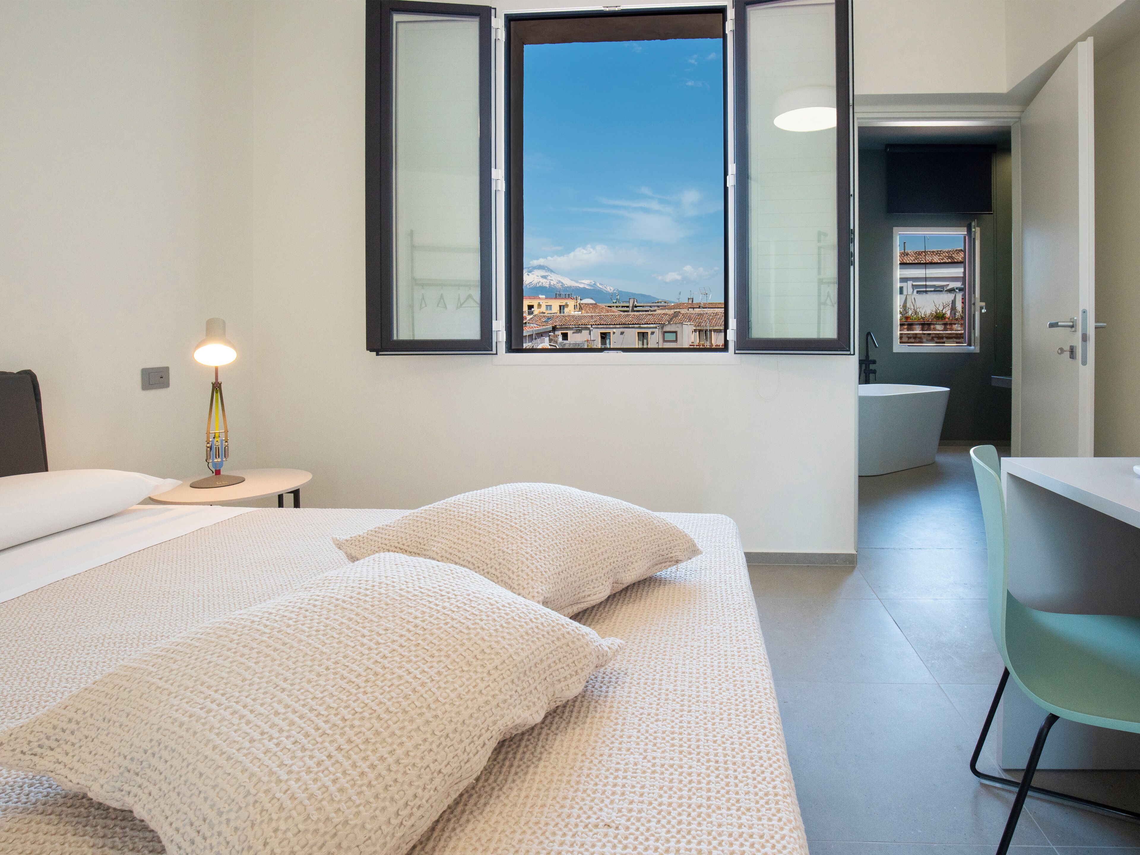 Cuscita Design Stay Etna View with Terrace | Hypo-allergenic bedding, down comforters, minibar, in-room safe