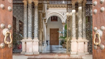 Majoituspaikan sisäänkäynti