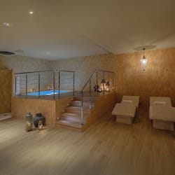 Salas para tratamentos a dois, sauna seca, banho turco/hammam