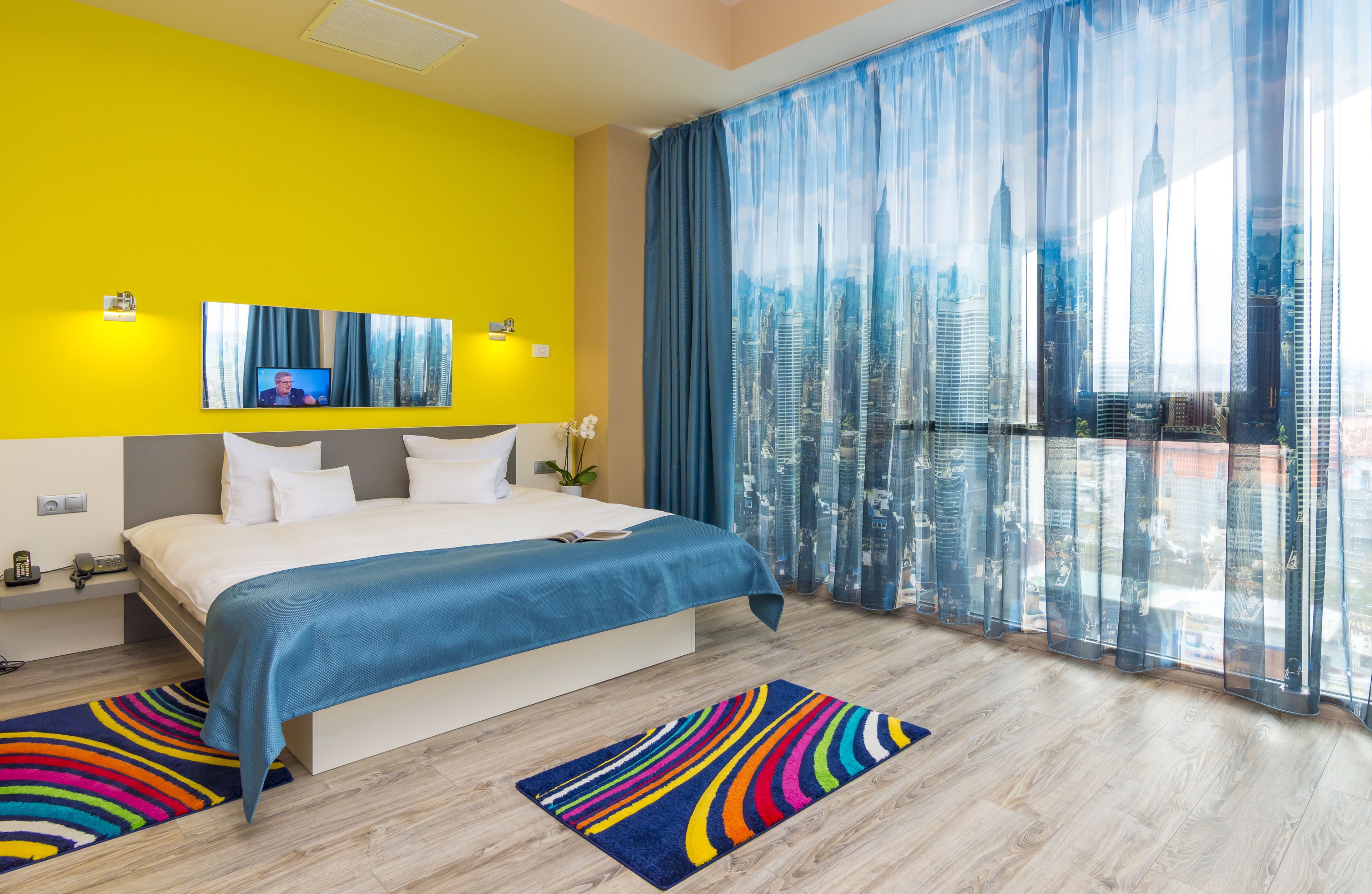 Standard Single Room | Minibar, in-room safe, individually decorated, desk