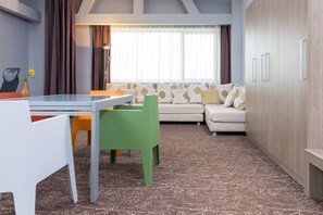 Suite - West City Hotel (Floresti)