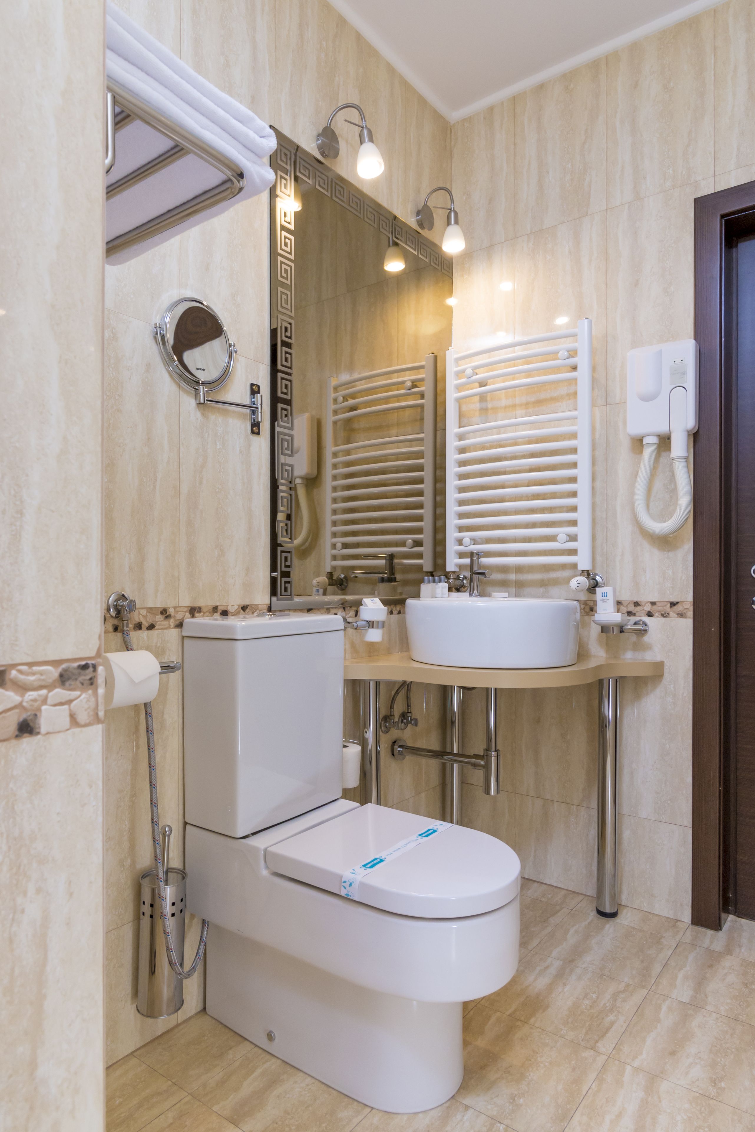 suite | bathroom | shower, free toiletries, hair dryer, bathrobes