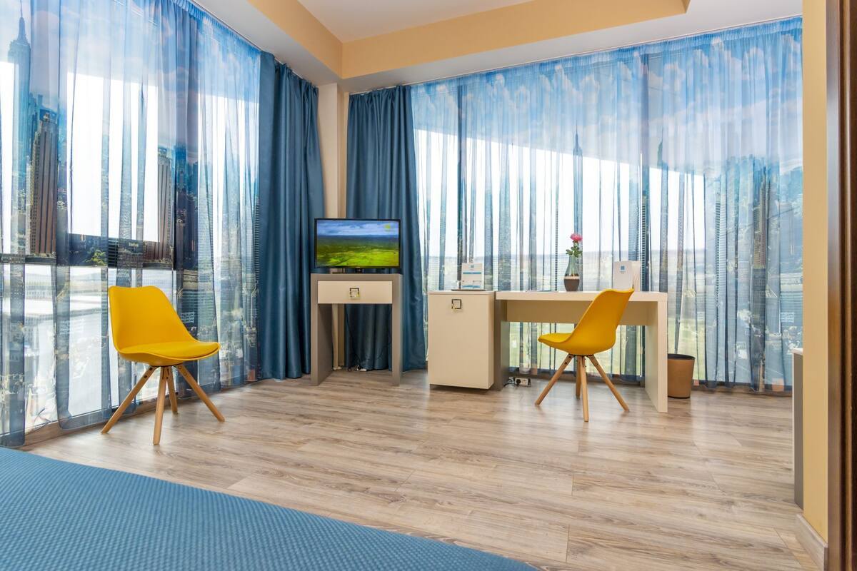 Minibar, in-room safe, desk, soundproofing