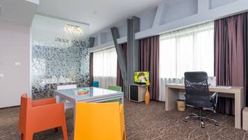 Suite | 1 Schlafzimmer, Minibar, Zimmersafe, individuell dekoriert