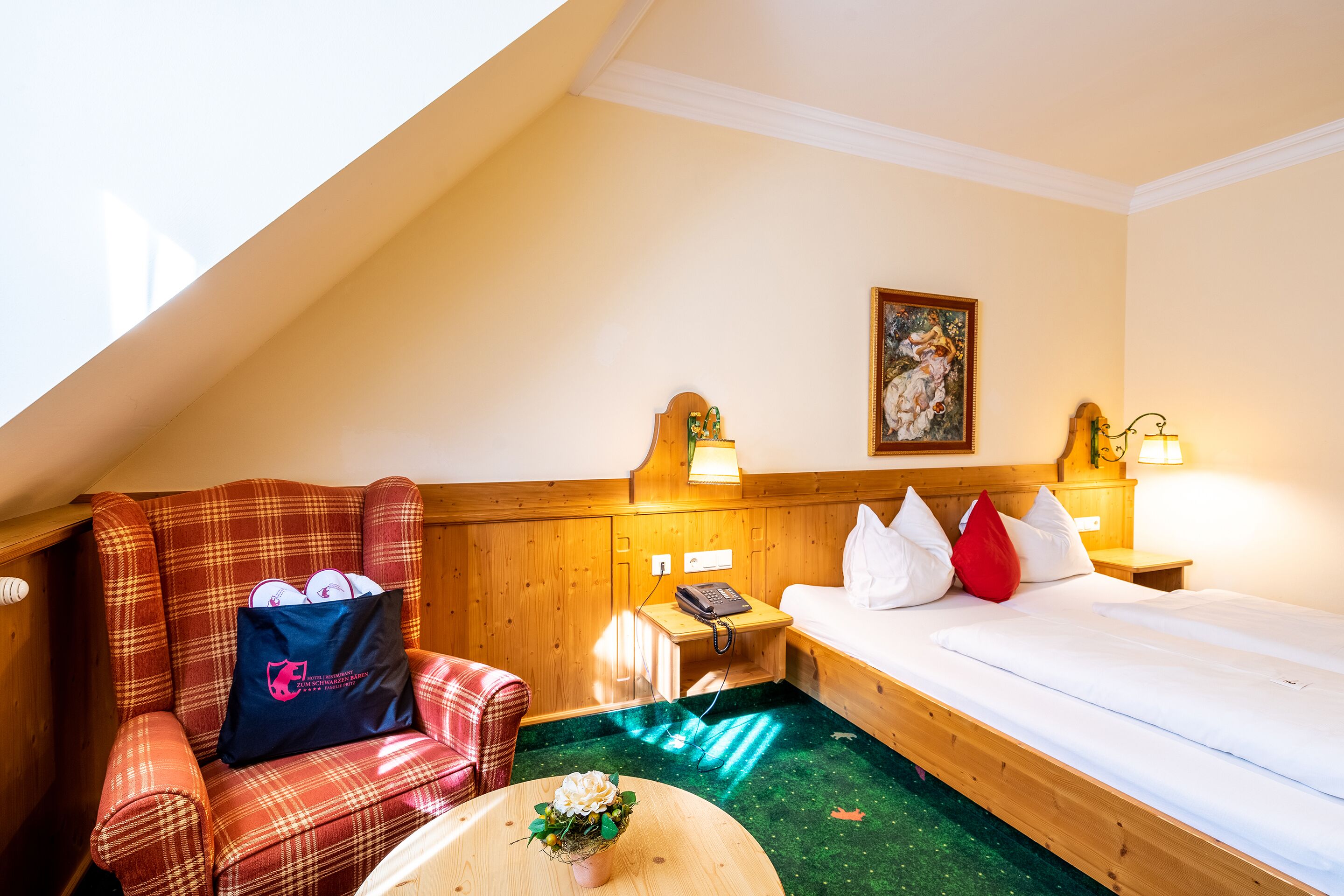 standard double room | living area | smart tv