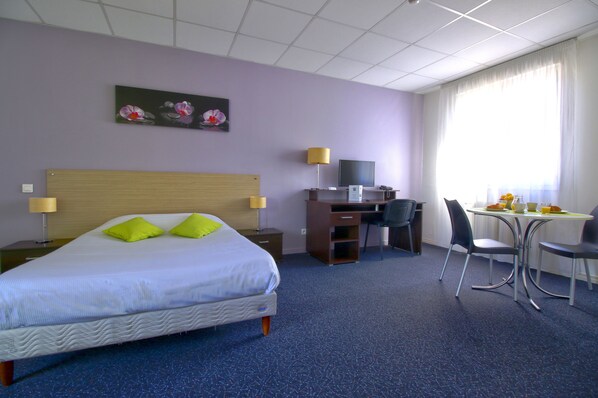 Ameublement personnalisé, bureau, rideaux occultants