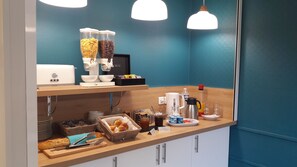 Continental breakfast for a fee on weekdays - KOSY Appart’Hôtels – Le Cours Moreau (Macon)