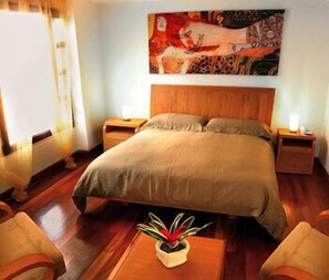 In-room safe, soundproofing, iron/ironing board, free cots/infant beds - Hotel Casa Deco (Bogotá)