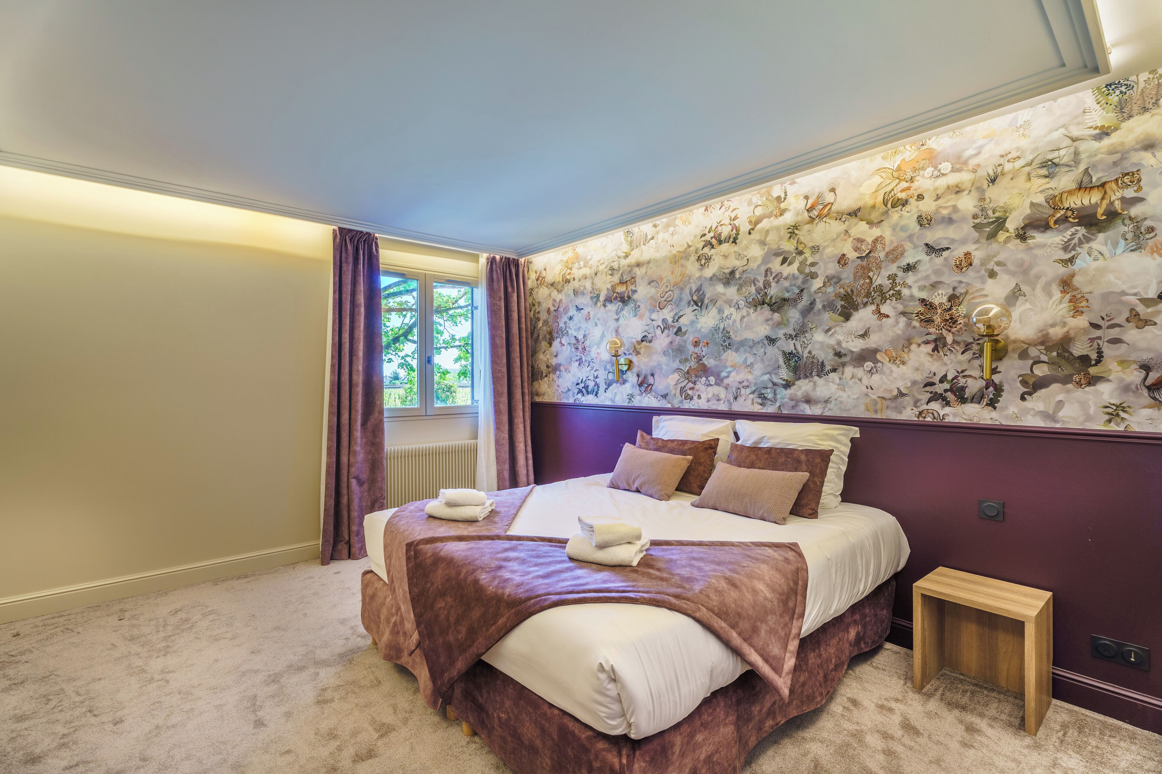 Skrivebord, wi-fi (inkludert) og sengetøy