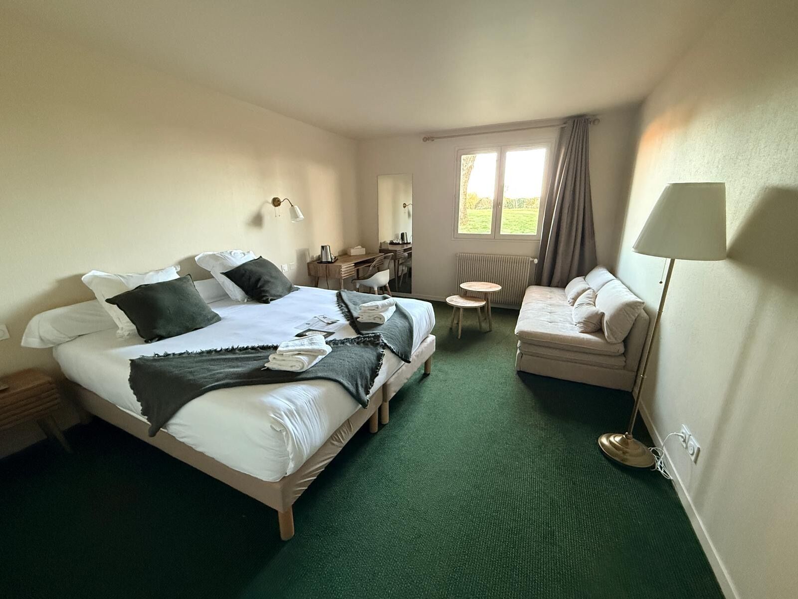 Comfort Quadruple Room | Desk, free WiFi, bed sheets