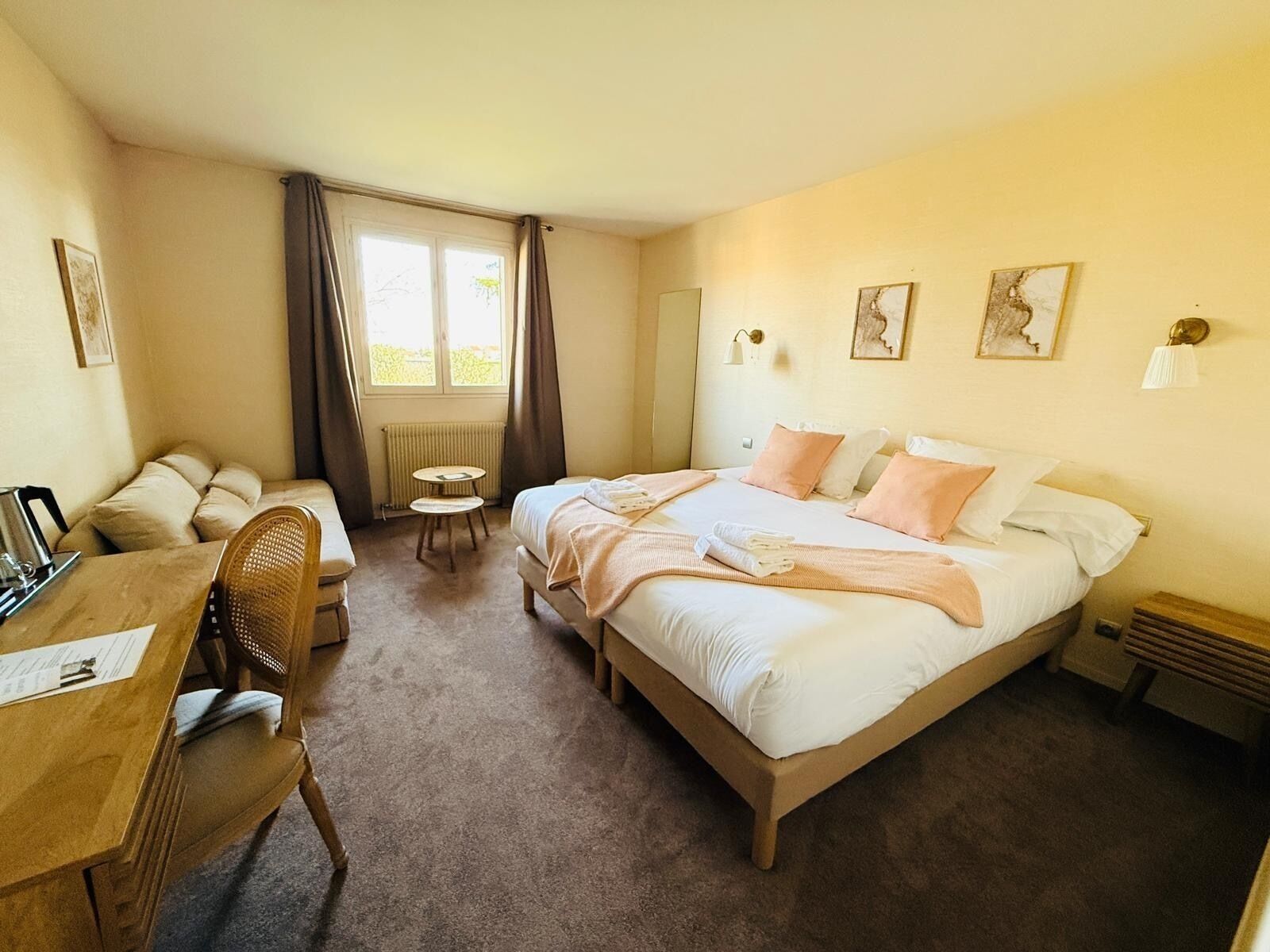 Comfort Quadruple Room | Desk, free WiFi, bed sheets