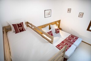 Desk, soundproofing, iron/ironing board, free WiFi - Brit Hotel Le Relais d’Issenheim (Issenheim)