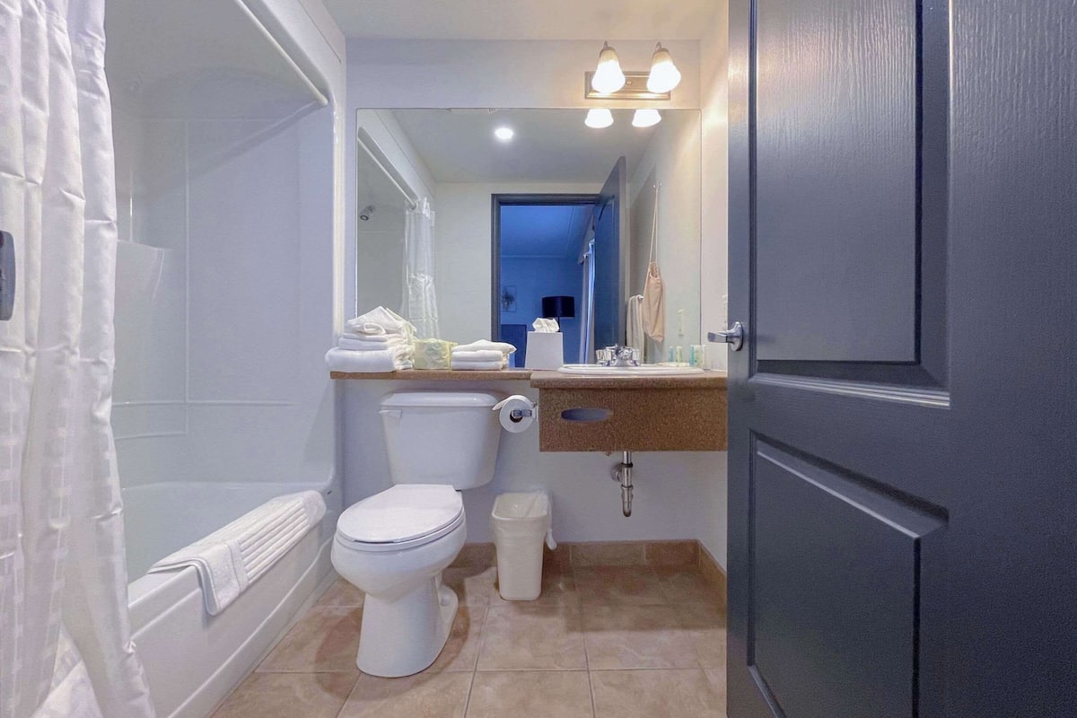 individually furnished, desk, laptop workspace, blackout curtains