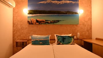 Twin Room | Desk, soundproofing, iron/ironing board, free WiFi