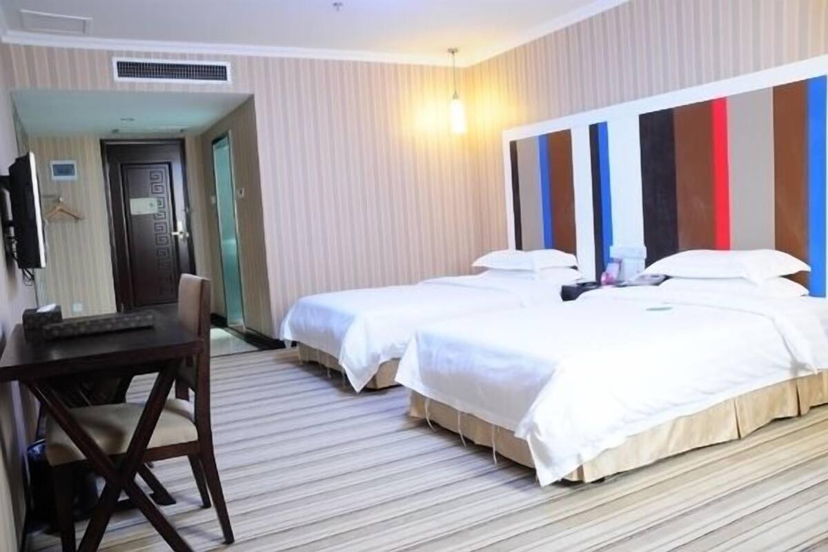 Deluxe Twin Room | Iron/ironing board (on request)